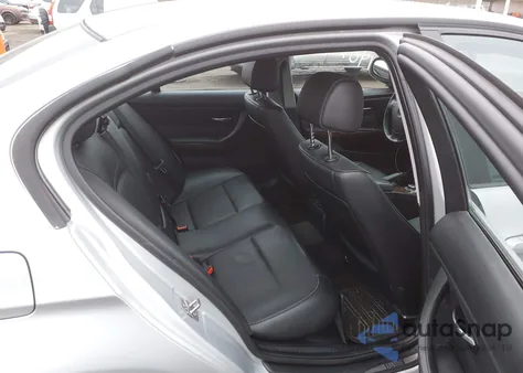 2011 BMW 328I xDrive z USA, uszkodzony, nr VIN WBAPK5C51BF127088